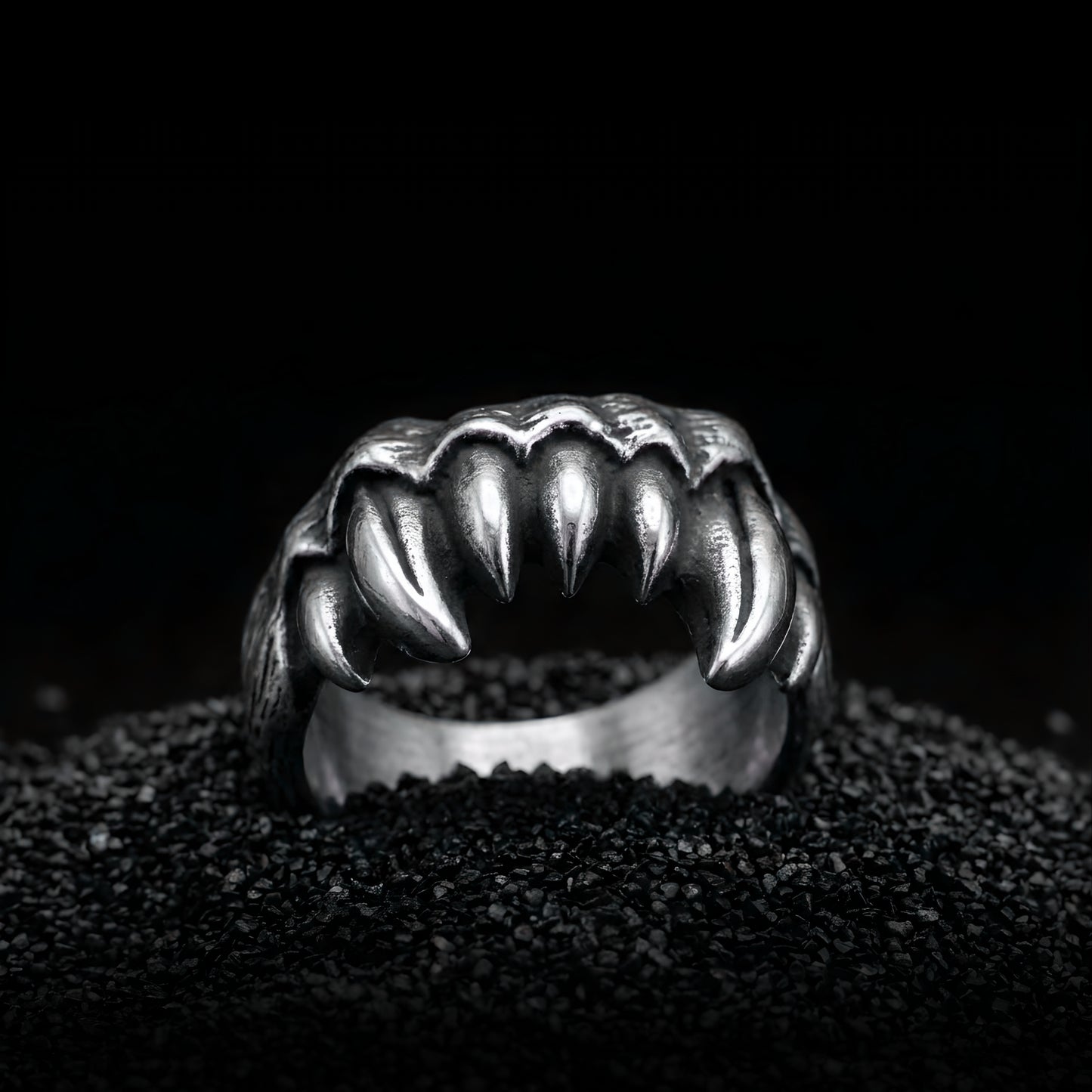 Fang – Ring