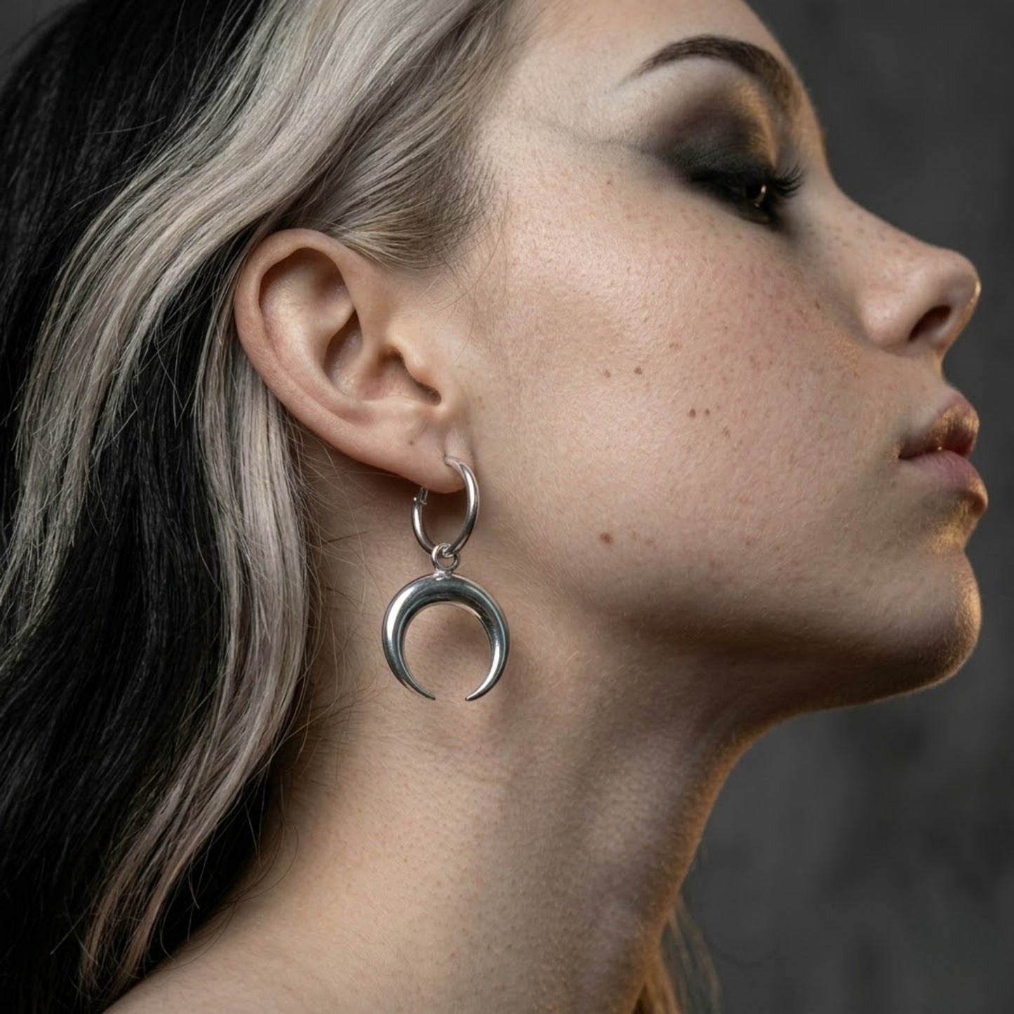VOID CRESCENT – EARRINGS