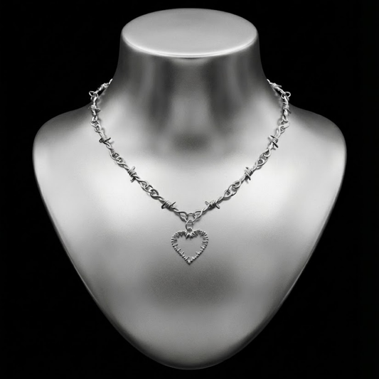 Barbed Heart – Necklace